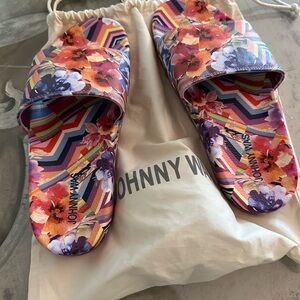 Johnny Was SLIDES NEW Size 9 but fit like 8.5 Floral Women’s summer sandals